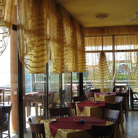 Hotel Blian Равда Екстер'єр фото