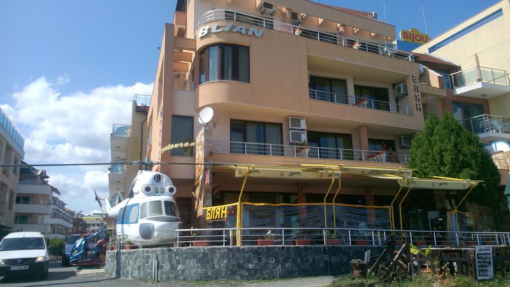 Hotel Blian Равда Екстер'єр фото
