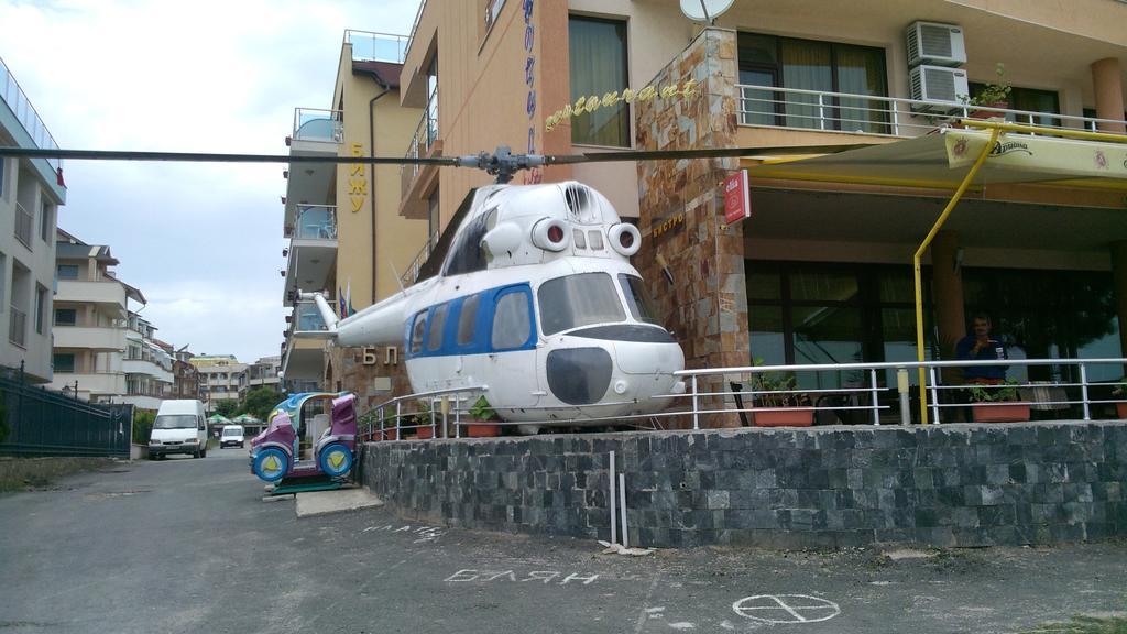 Hotel Blian Равда Екстер'єр фото