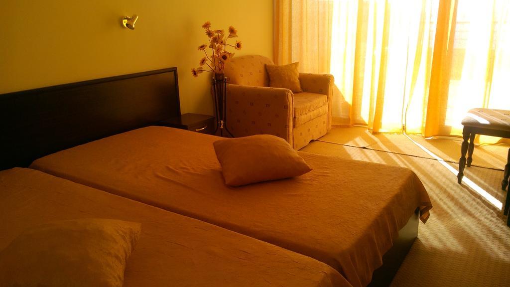Hotel Blian Равда Екстер'єр фото
