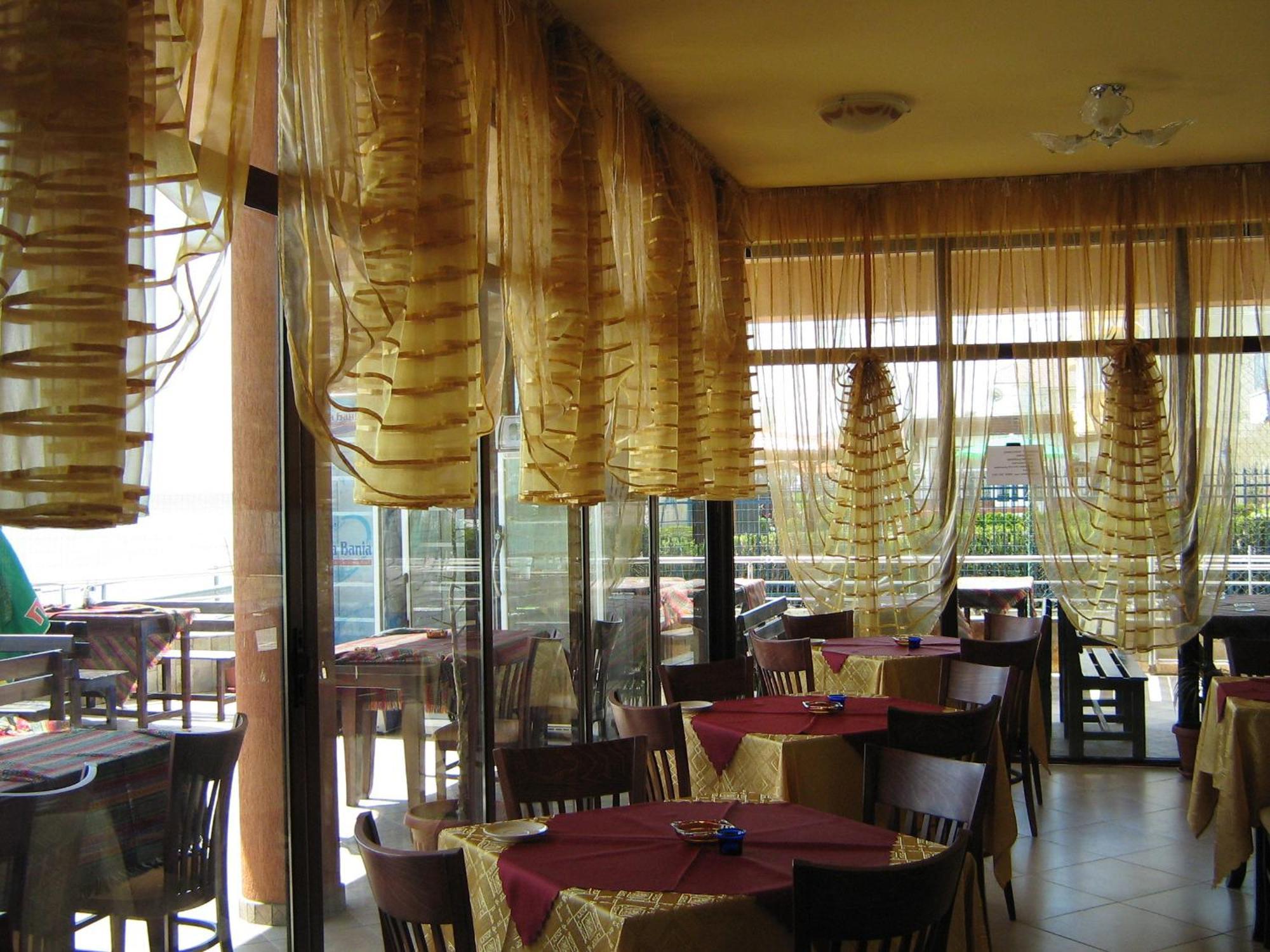 Hotel Blian Равда Екстер'єр фото