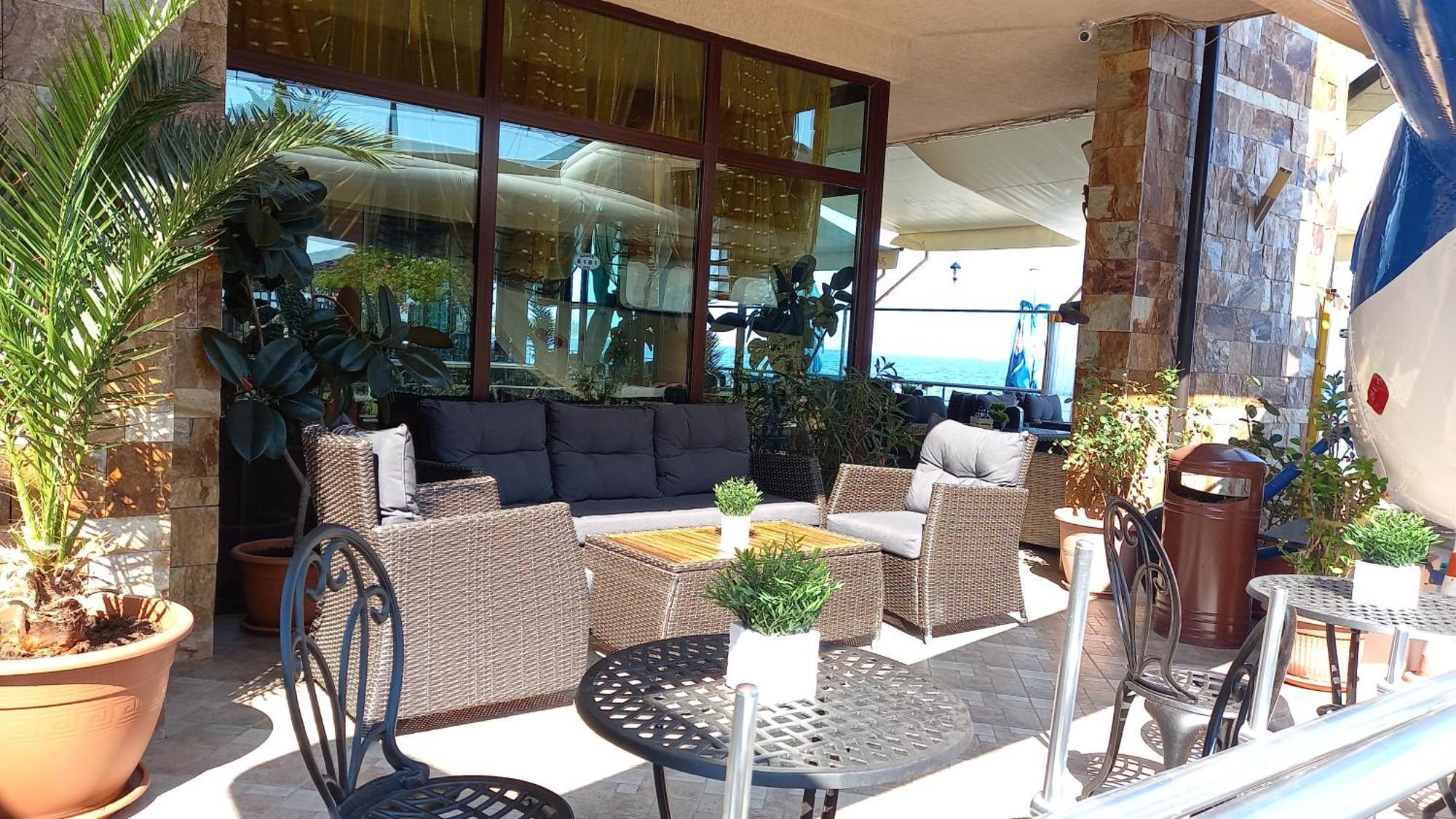 Hotel Blian Равда Екстер'єр фото