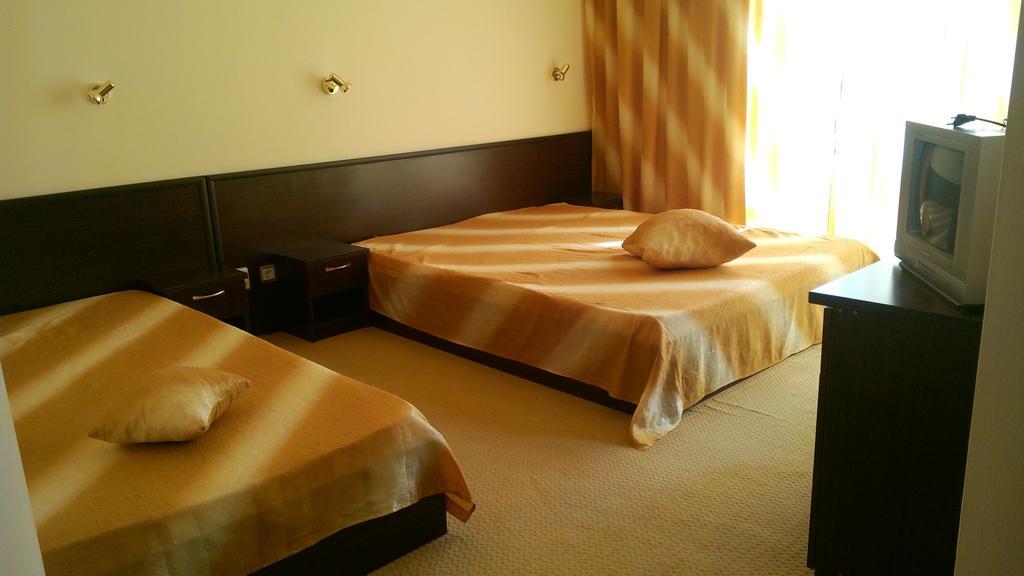 Hotel Blian Равда Екстер'єр фото