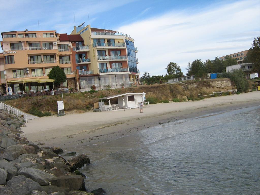 Hotel Blian Равда Екстер'єр фото