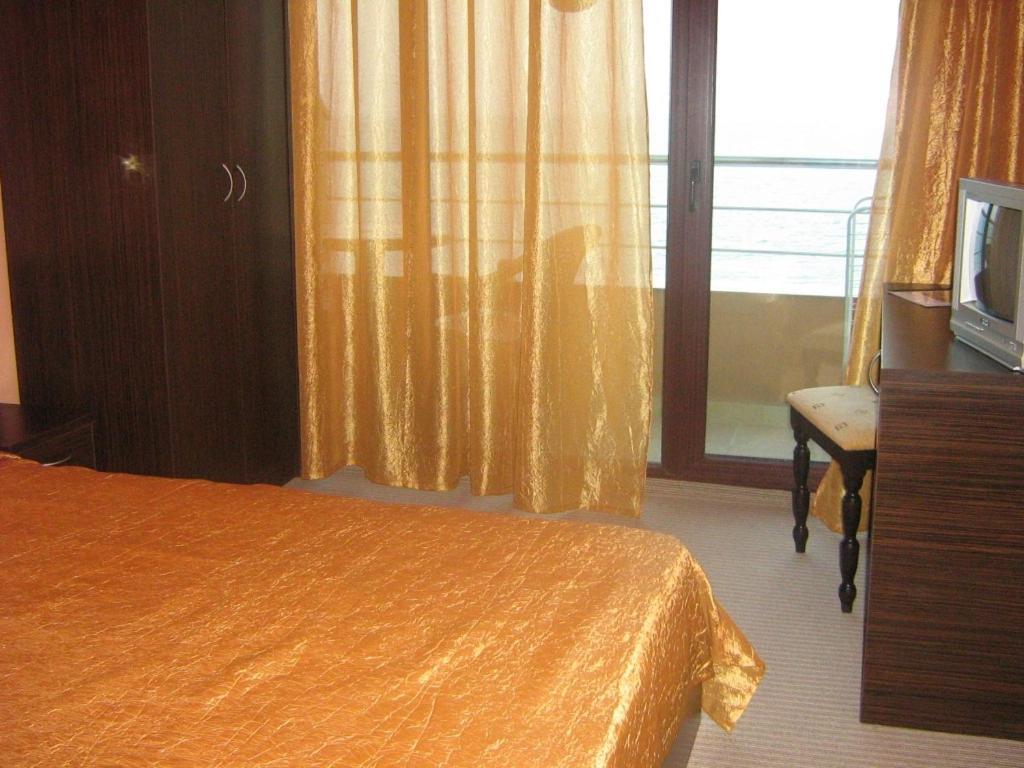 Hotel Blian Равда Екстер'єр фото